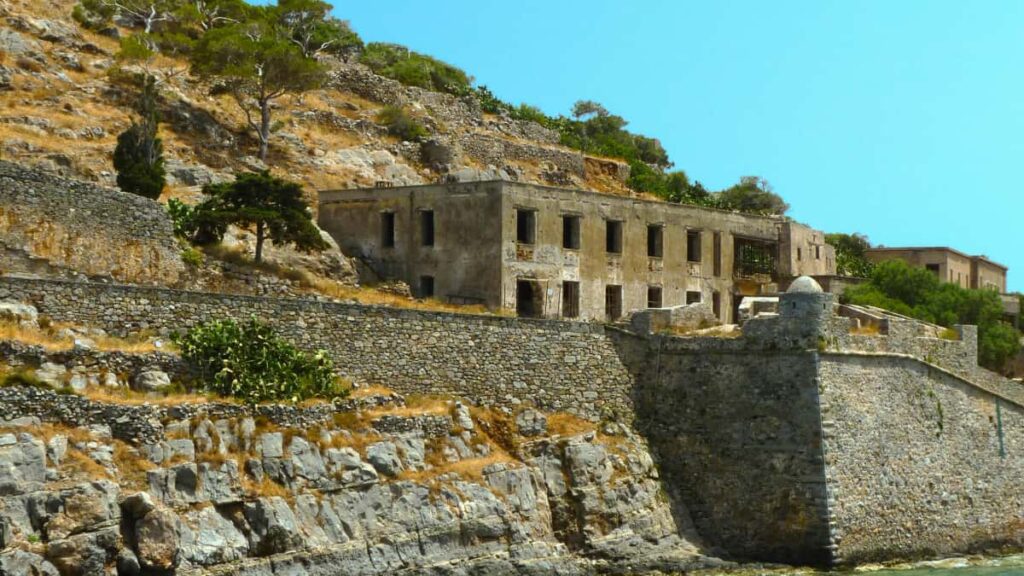 Practical UK-facing guide to discovering, vetting and briefing Greece-based Facebook creators for creator-led sales pushes discovery tactics, outreach templates and campaign tips.
