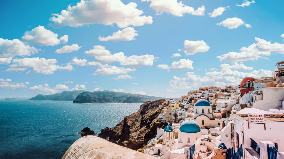 UK creators: Reach Greek brands on LinkedIn and drive signups