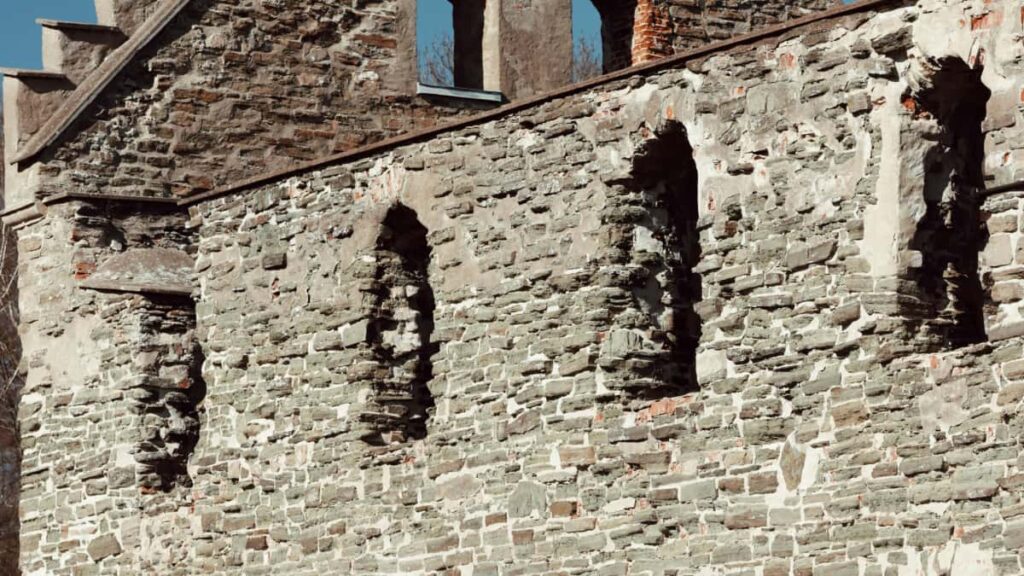 Practical guide for UK advertisers to discover Oman-based Snapchat creators for UGC campaigns sourcing, outreach, legal checks and campaign tactics tailored to Omans audience.