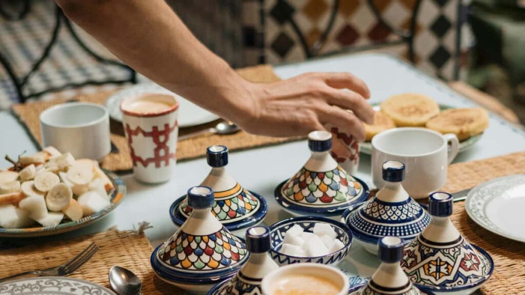 Practical playbook for UK creators: how to approach Brazilian brands on Threads, build reputation and land top partnerships.