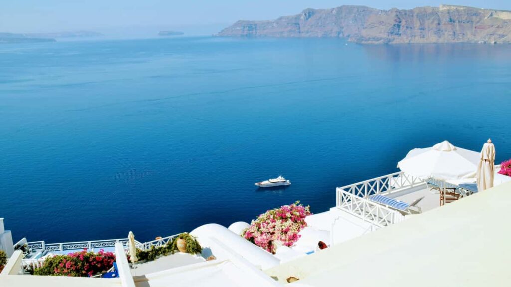 Practical playbook for UK creators to reach Kazakhstan brands advertising on HBO Max and win paid sponsorships.