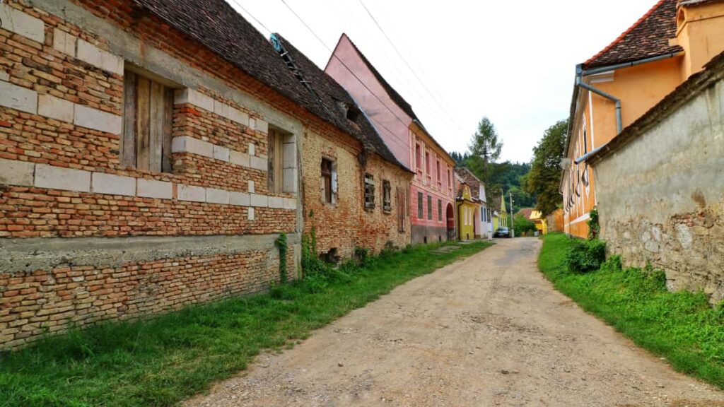 Practical guide for UK advertisers to find Saudi Arabia Etsy creators and use UGC to boost travel-gear visibility. Localised tactics, platform notes and outreach templates.