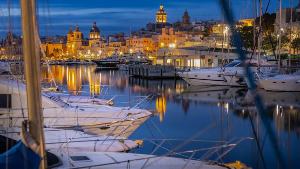 Practical guide for UK creators on finding, pitching and filming behindthescenes with Iraqi brands on Josh, with cultural tips, outreach scripts and legal/production checklist.